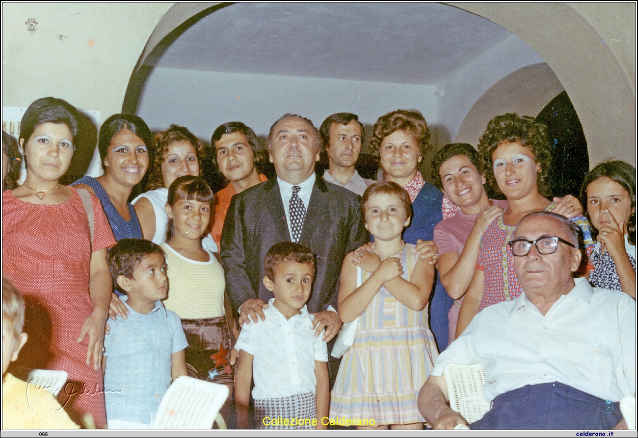 Manifestazione canora a Piazza del Gesu 1971.jpeg