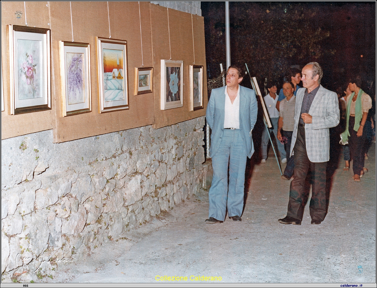 Mostra di Pittura a Piazza del Gesu' 1984 14 con Fernando Sisinni e Biagio Vitolo.jpeg