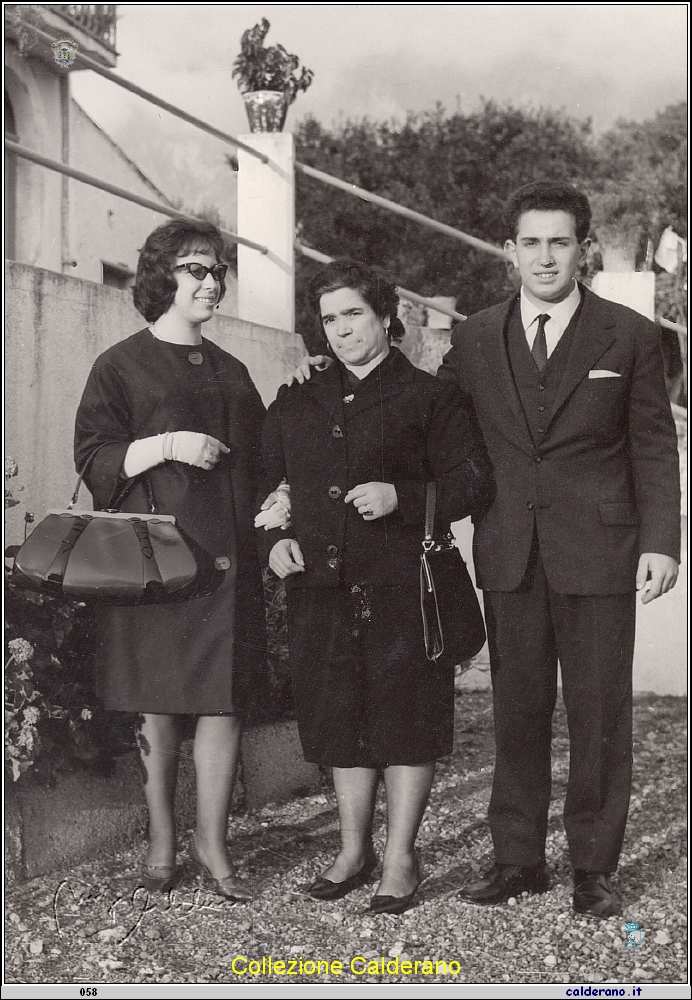 Con Maria Emilia e Mamma nel 1962.jpg