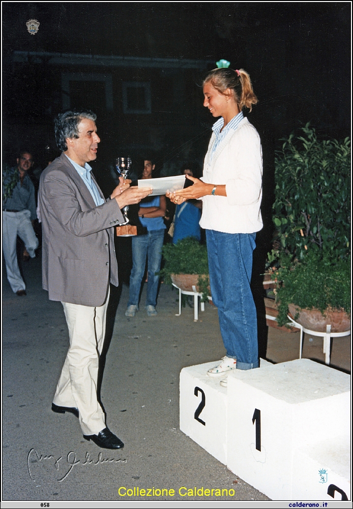 Pietro Limongi premia 1986 10.jpeg