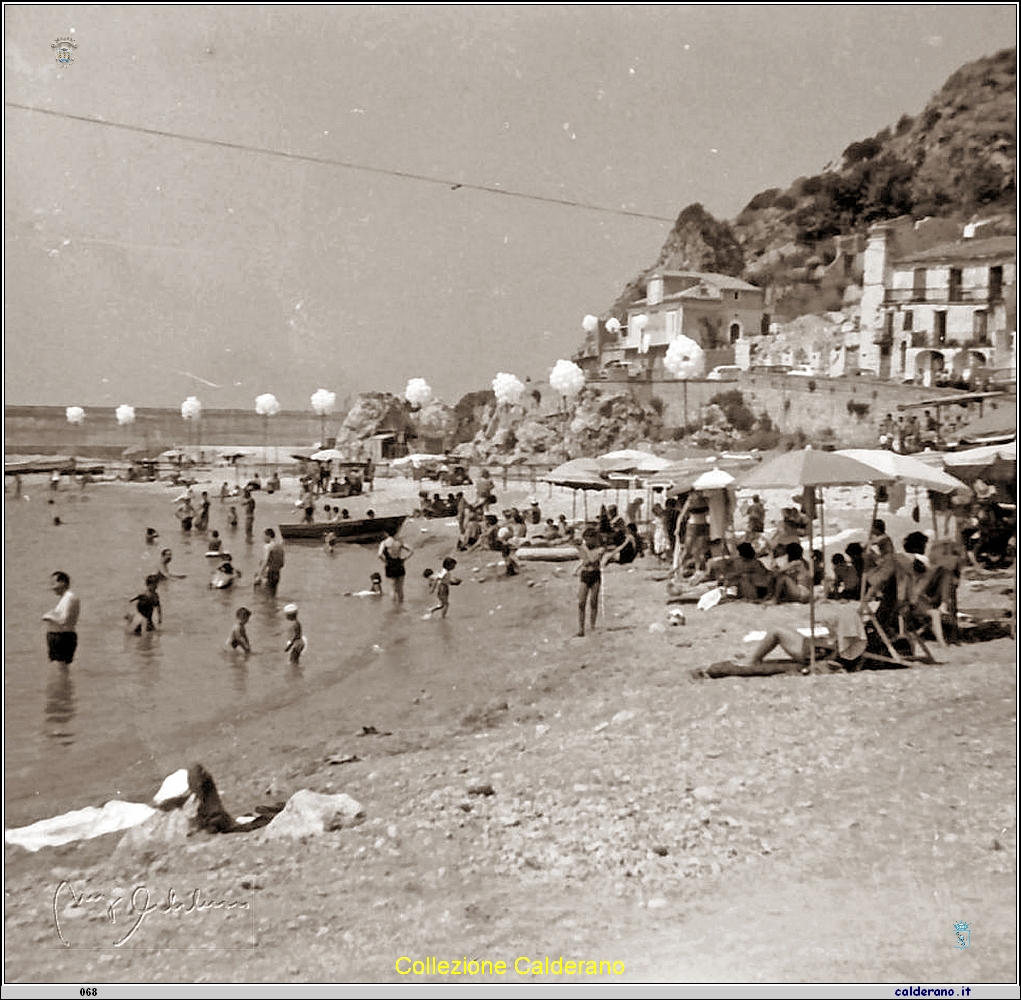 Spiaggia del Porto per la preparazione della Sagra del Pesce.jpg