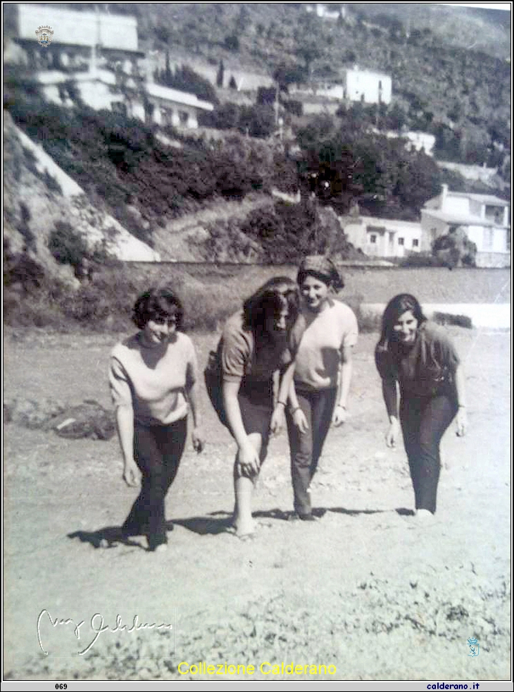 Angela Auriemma, Enza Pagliaro, Linda Schettini e Wanda Auriemma a Fiuzzi.jpg