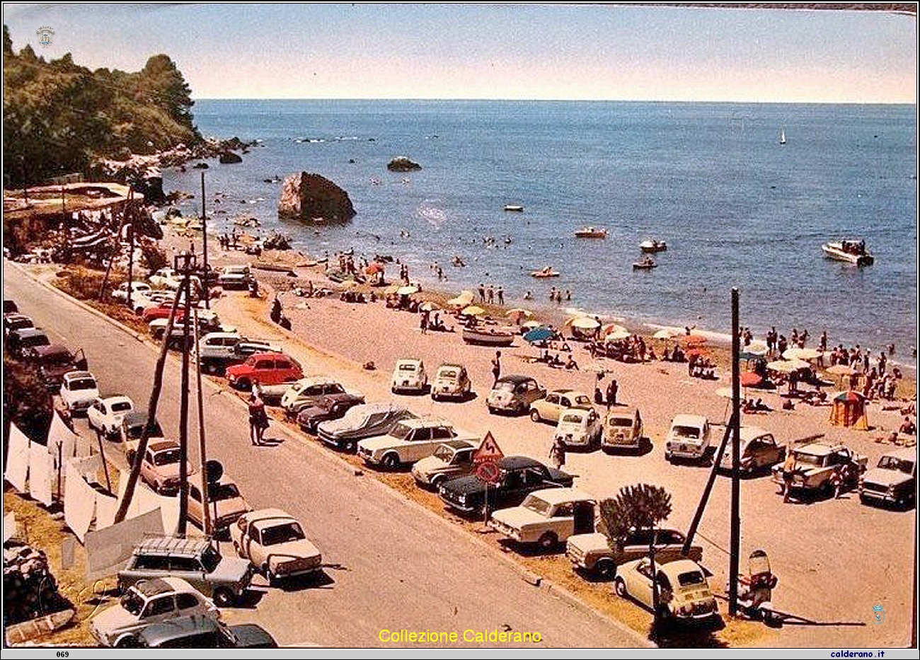 Spiaggia di Fiumicello fine anni '60.jpg