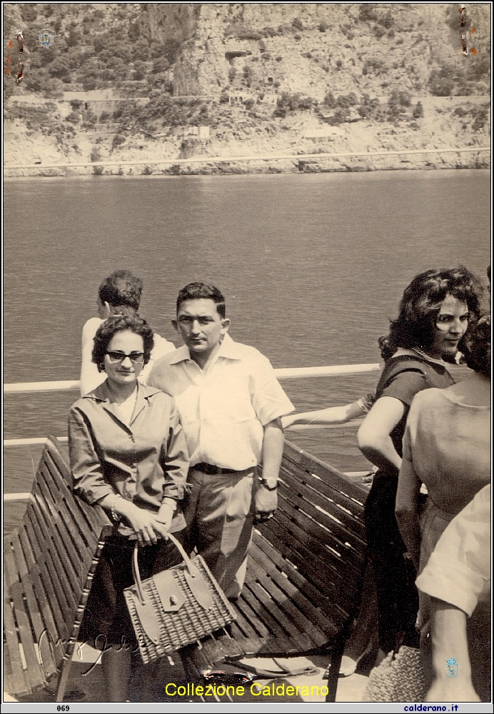 Teresa Maimone e Gennarino Spatuzzi sul lago.jpg