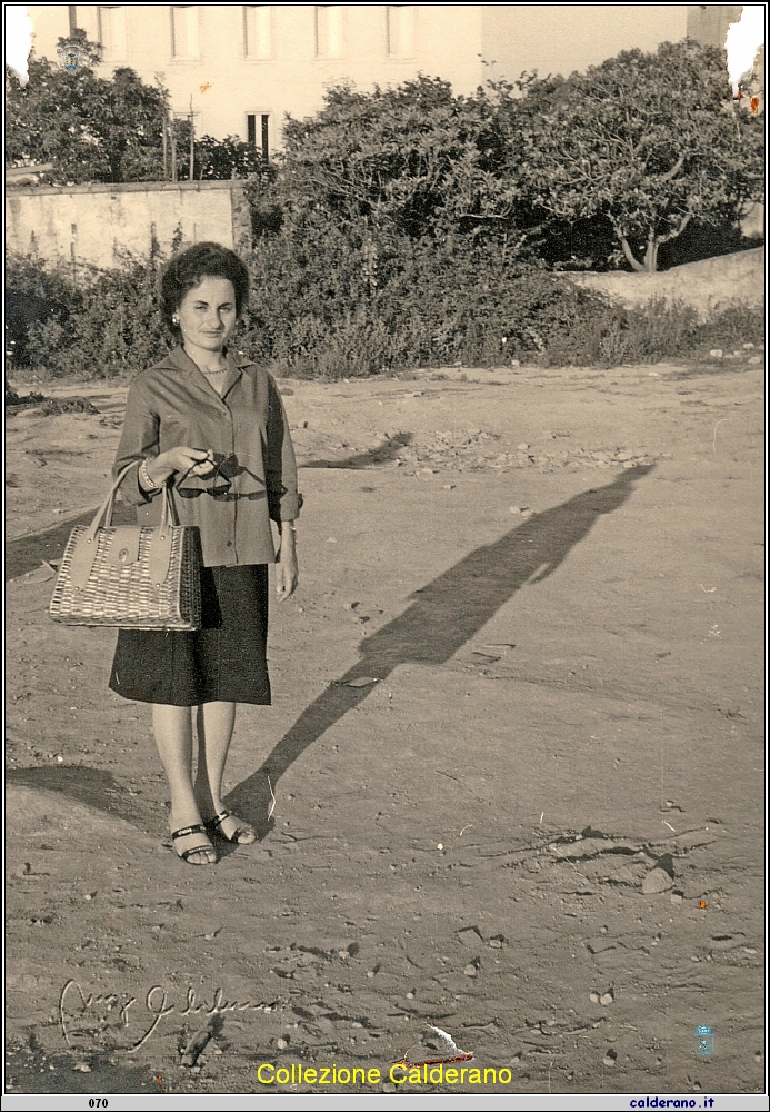 Teresa Maimone sulla spiaggia.jpg