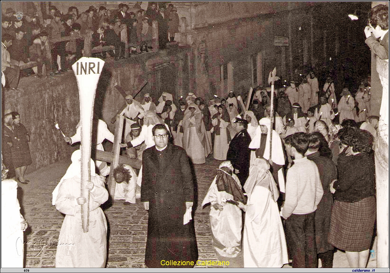 Via Crucis con Padre Cerracchio.jpg