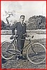 Alberto Crispo con la bicicletta.jpg