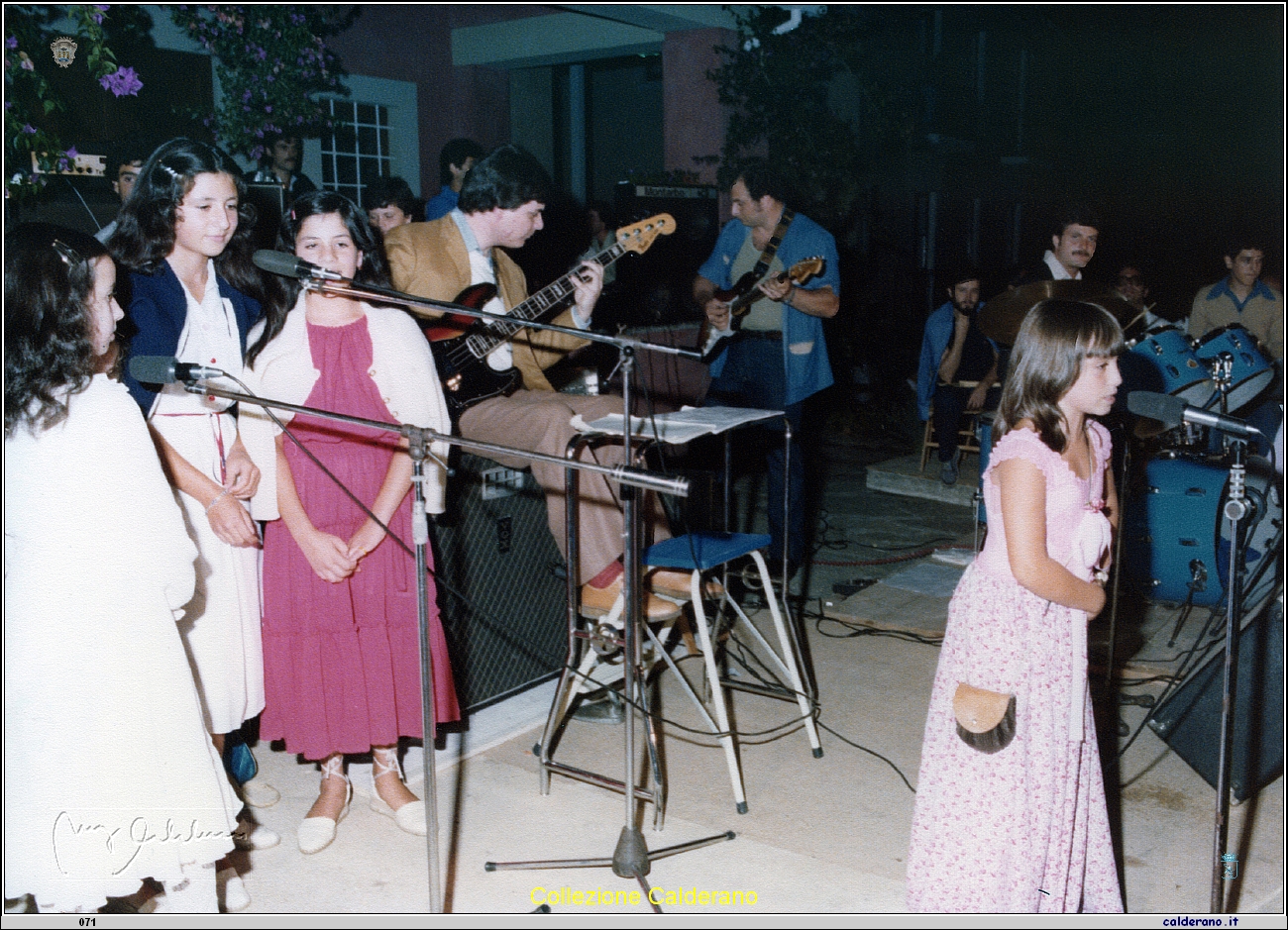 Concorso canoro a Piazza del Gesu' 1979.jpeg