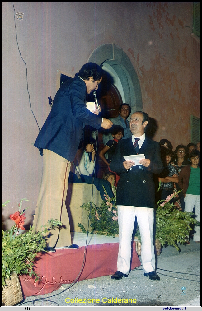 Il presentatore Corrado e Biagio Vitolo 1985.jpeg