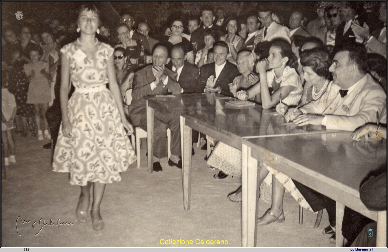 Fiumicello Piazza del Gesu' agosto 1957.jpeg