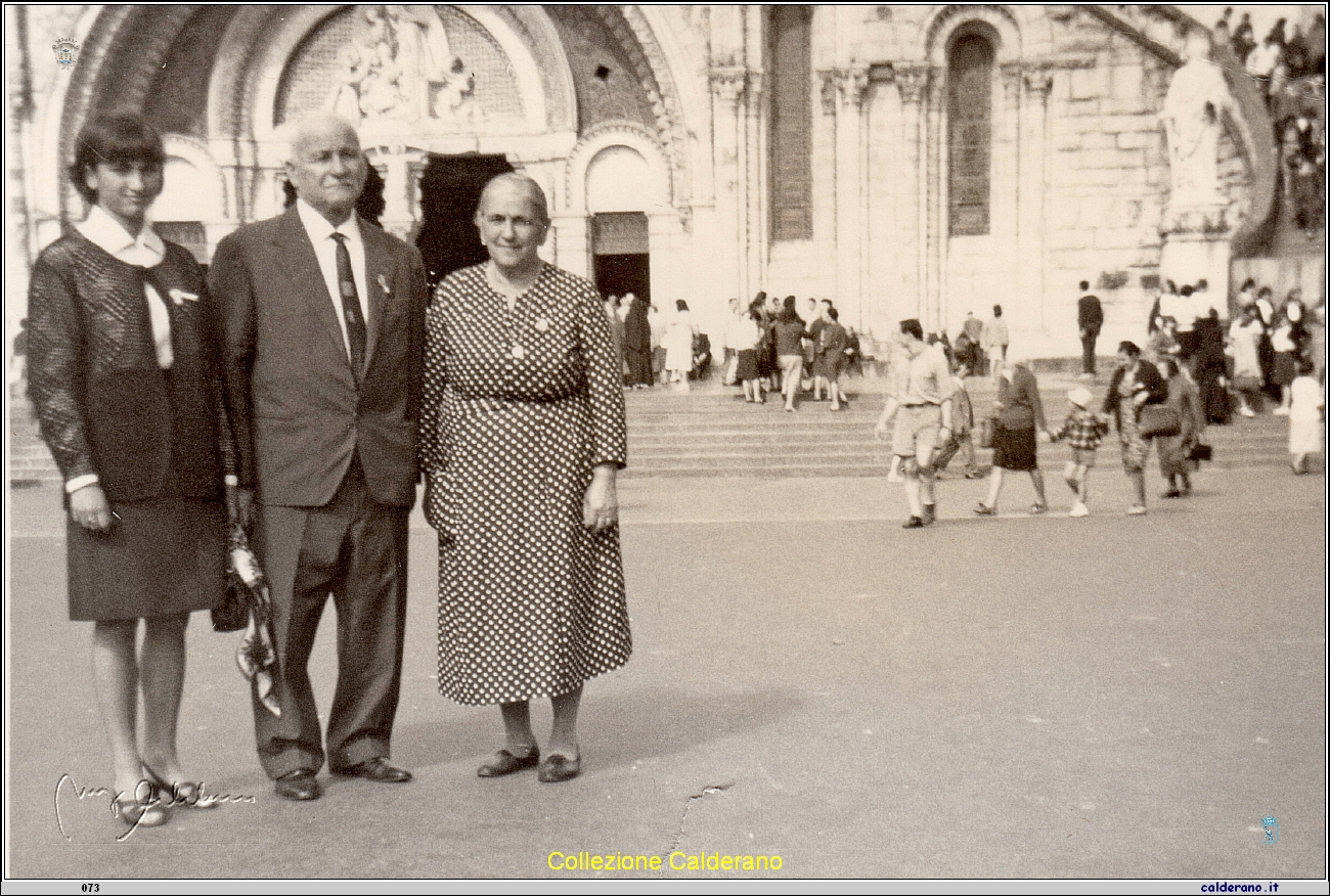 Gina Avigliano, Pasquale Mazzeo e Luigina Pesce a Lourdes.jpeg