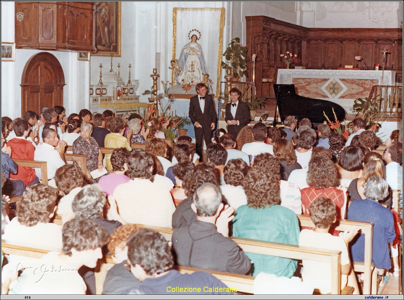 Concerto Chiesa Madre con i Maestri Moreno-Capelli quattro mani 5 1985.jpeg