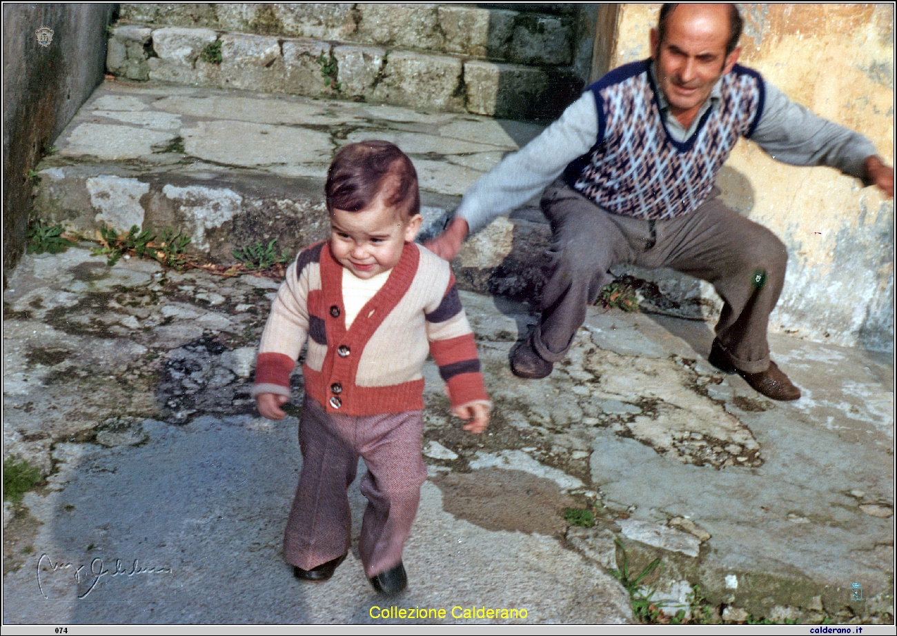 Enzo Spatuzzi e i primi passi col Nonno.jpg