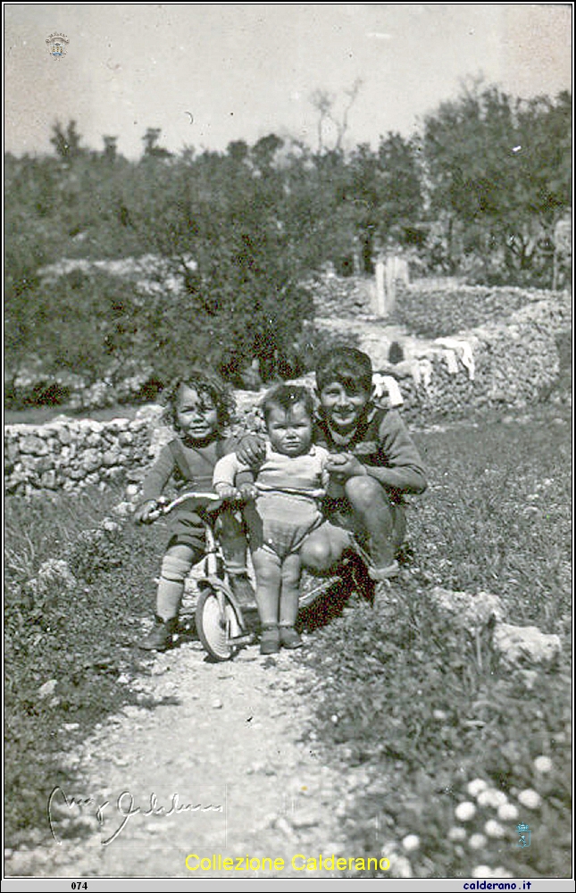 Michele e Gianfranco D'Alascio e Adolfo Spatuzzi 1950.jpg