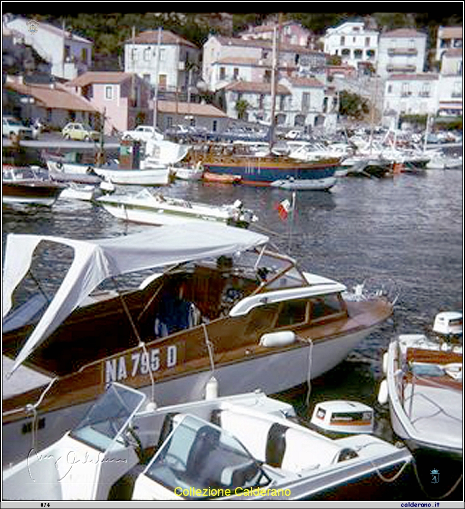 Porto di Maratea anno 1975.jpg