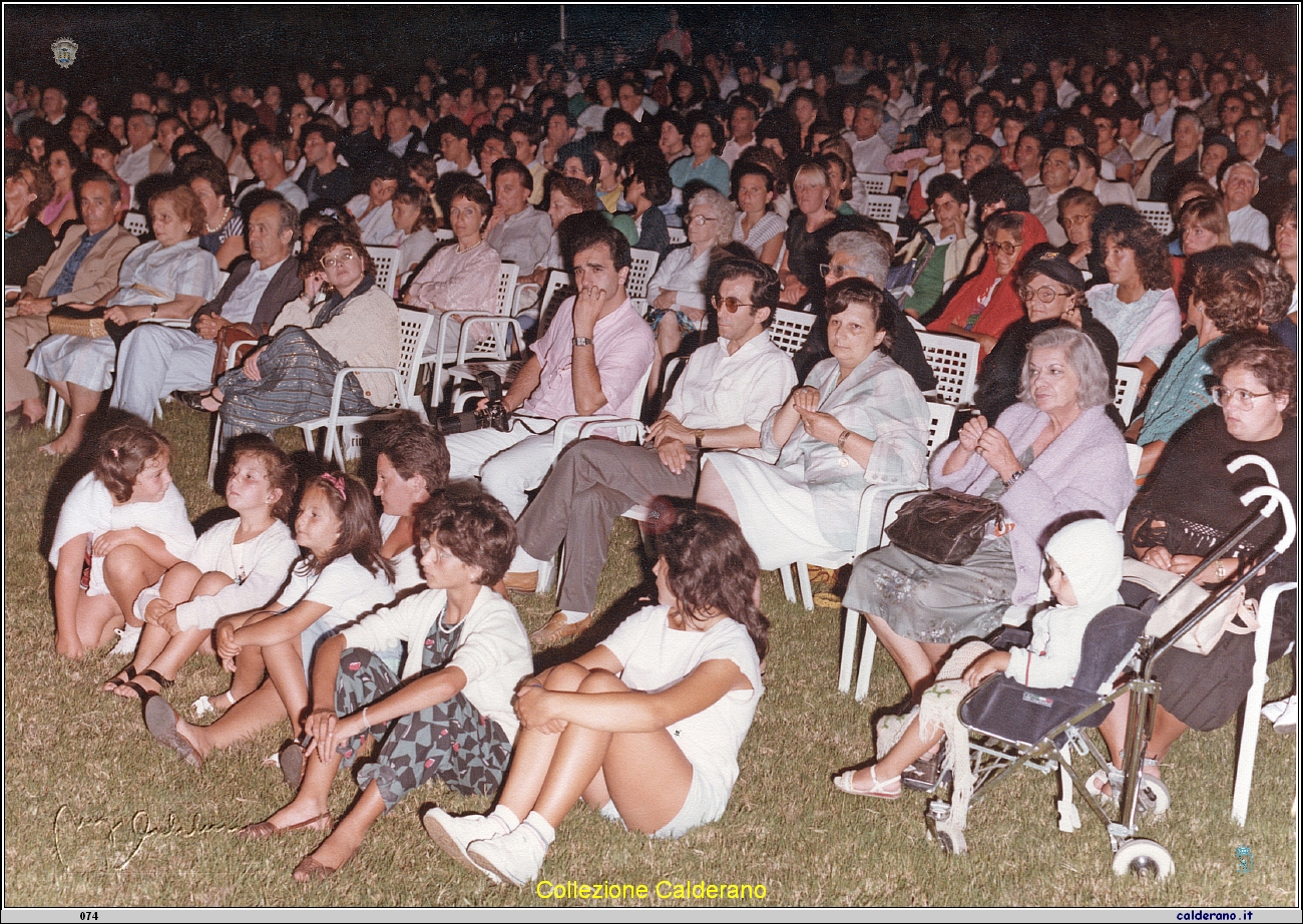 Pubblico a Parco Tarantini 1985.jpeg