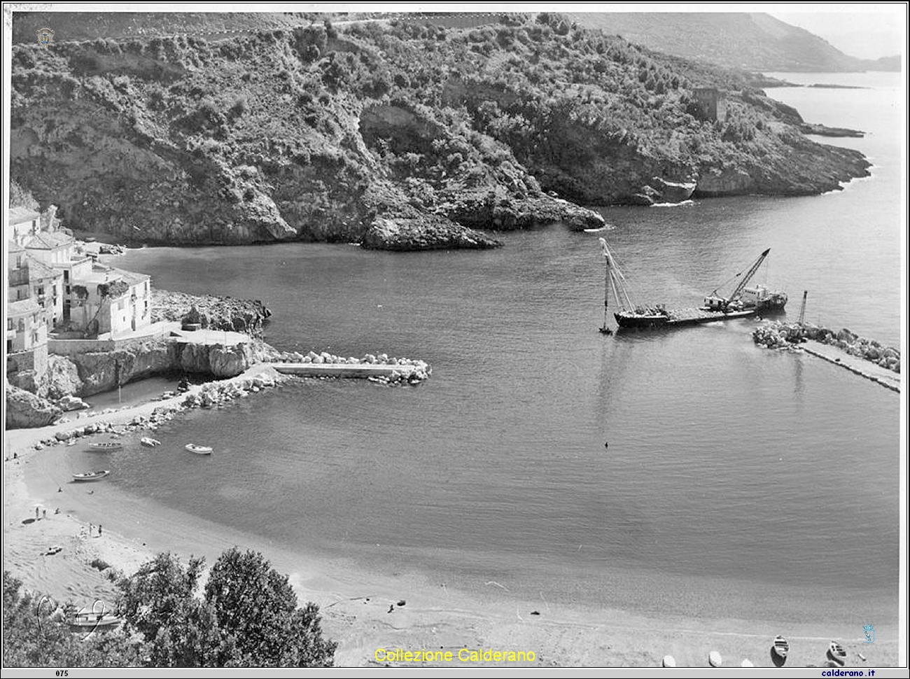 Il pontone al Porto.jpg