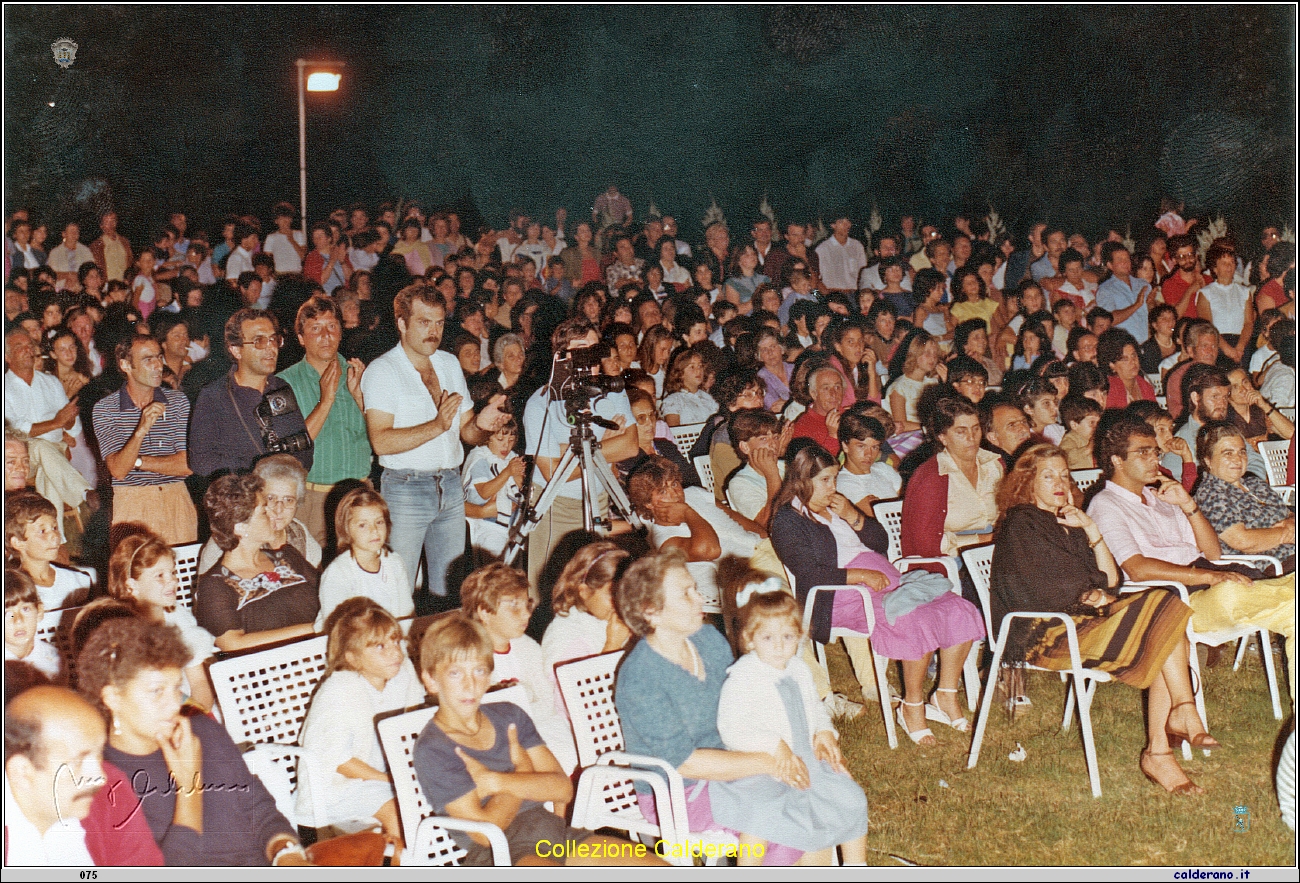 Il pubblico a Parco Tarantini 1984.jpeg