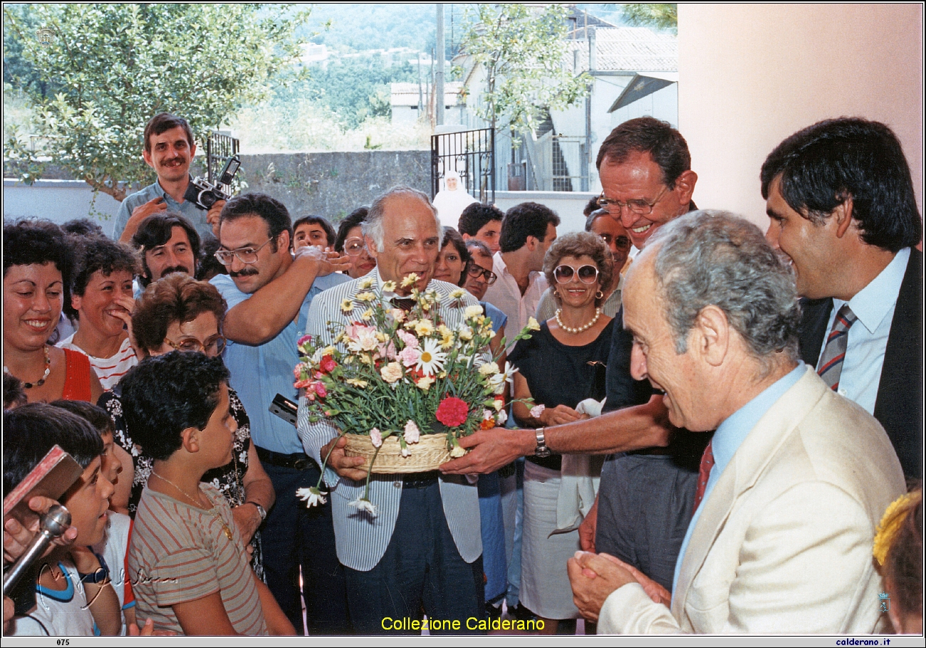 Inaugurazione dell'asilo donato dagli Americani 1986 9.jpeg