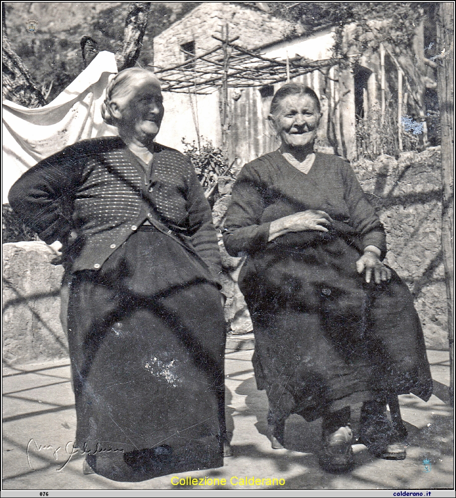 Maria Rosa Lamarca e Assunta Limongi - Aprile 1950.jpeg