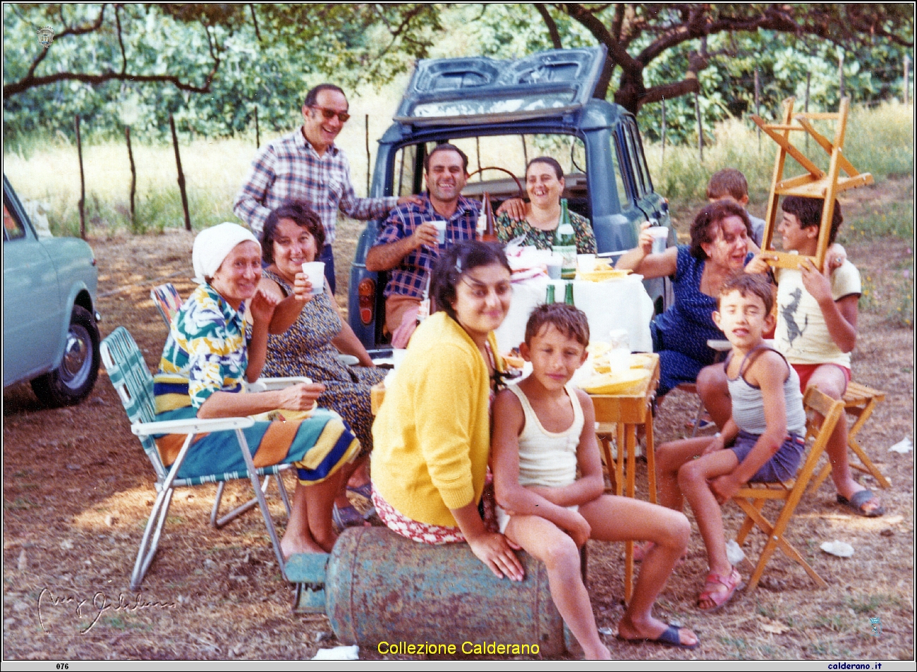 Scampagnata estiva con le Famiglie Limongi e D'Alascio 24-8-1975.jpeg