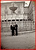 Insieme a Ciccillo Colavolpe alla Fontana Maggiore di Perugia 1964.jpg