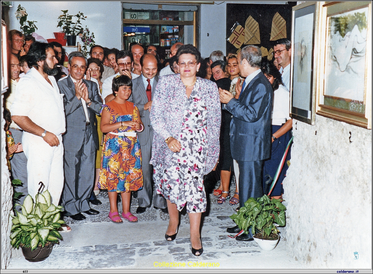 Gelsomina Cassino Brando alla Mostra Filo d'Arianna nel Centro Storico 1-8-1987 1.jpeg