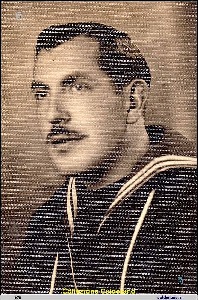 Giuseppe Calderano - Papa' - Marinaio a Taranto 1934.jpg