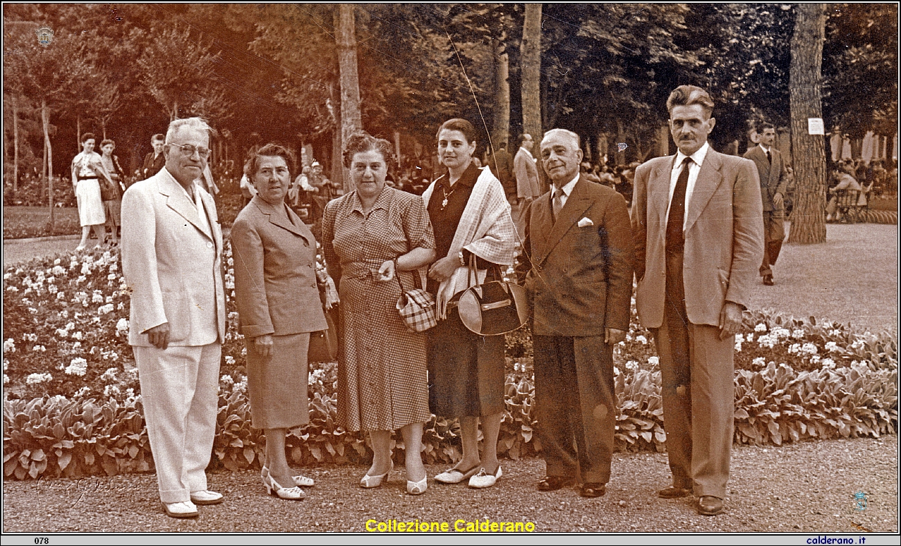 Maria Colonna, Enzo e Raffaella Leone, Matteo Maione, Mariarosa Zaccaro e Michele Talarico 18-7-1954.jpeg