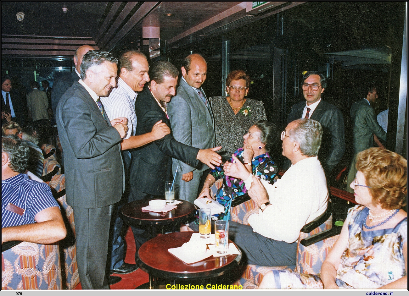 Gli ossequi a Emilio Colombo nel Bar del Pianeta Maratea.jpeg