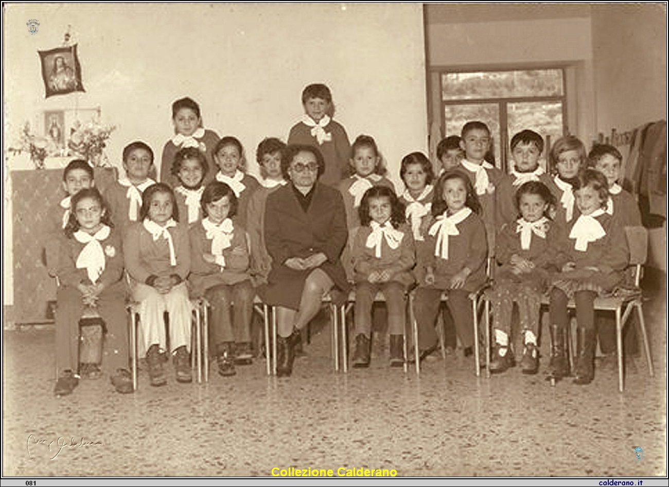 Maestra Titina D'Attoli - Anno scolastico 1973-74.jpg