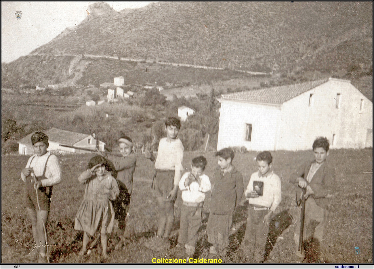 Scuola elementare a Castrocucco 1947.jpg