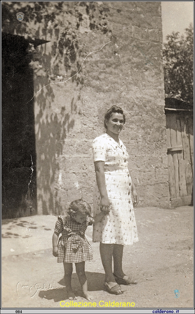 Rosamaria Bosone con la mamma Beatrice Avigliano.jpeg