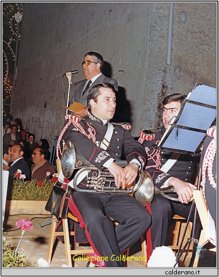 Domenico Limongi Fioravante presentatore al concerta della Banda dei Carabinieri 1982.jpeg