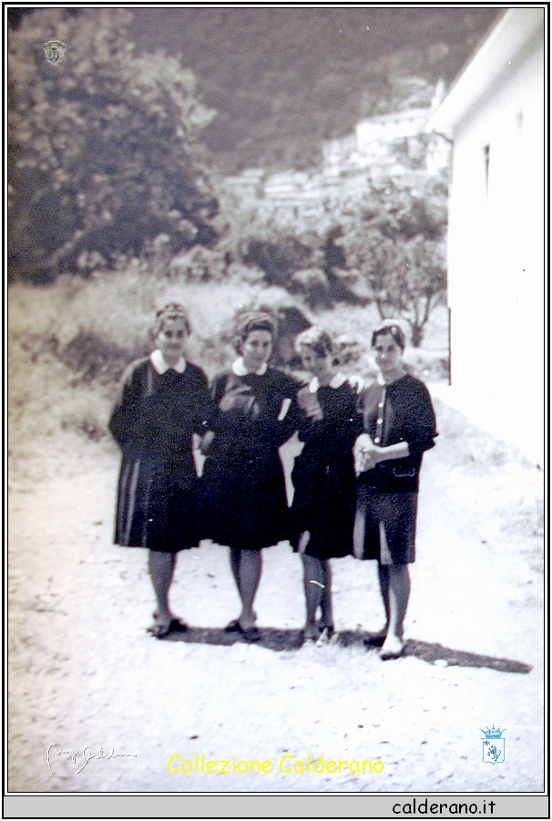 Elvira Iannini, Eliana Carluccio, Maria Antonietta Raimondo e ---- Magistrale 15-6-1963.jpg