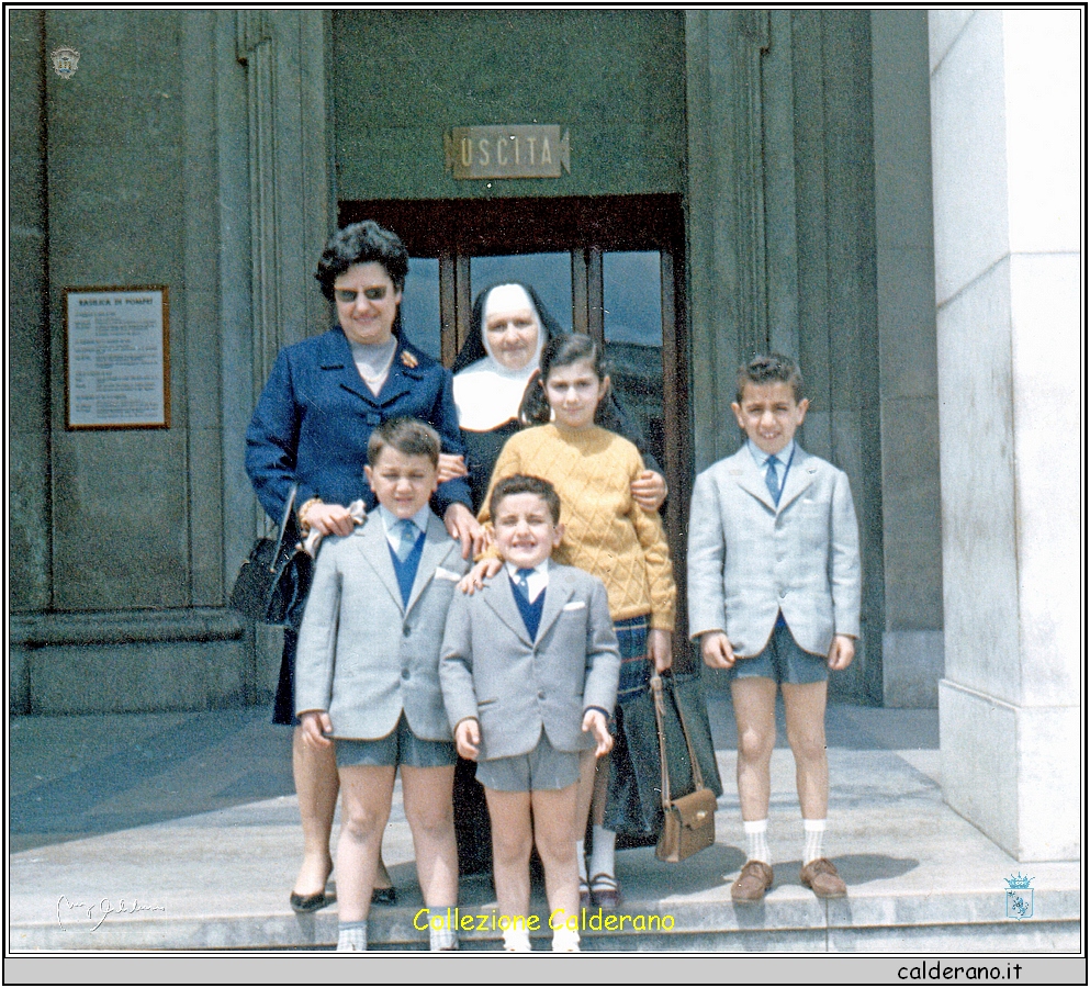 Pippo, Loris e Gianni con la Mamma e la Zia Suora a Pompei - Settembre 1964.jpeg