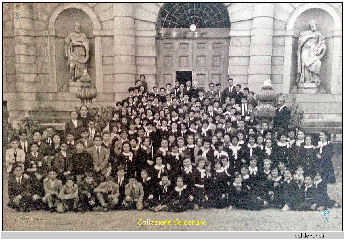 Scuola Media alla Certosa di Padula.jpg