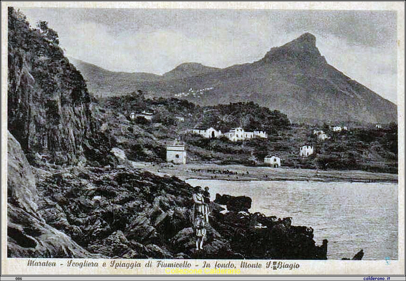 Cartolina - Scogliera e spiaggia di Fiumicello In fondo, Monte San Biagio .jpg