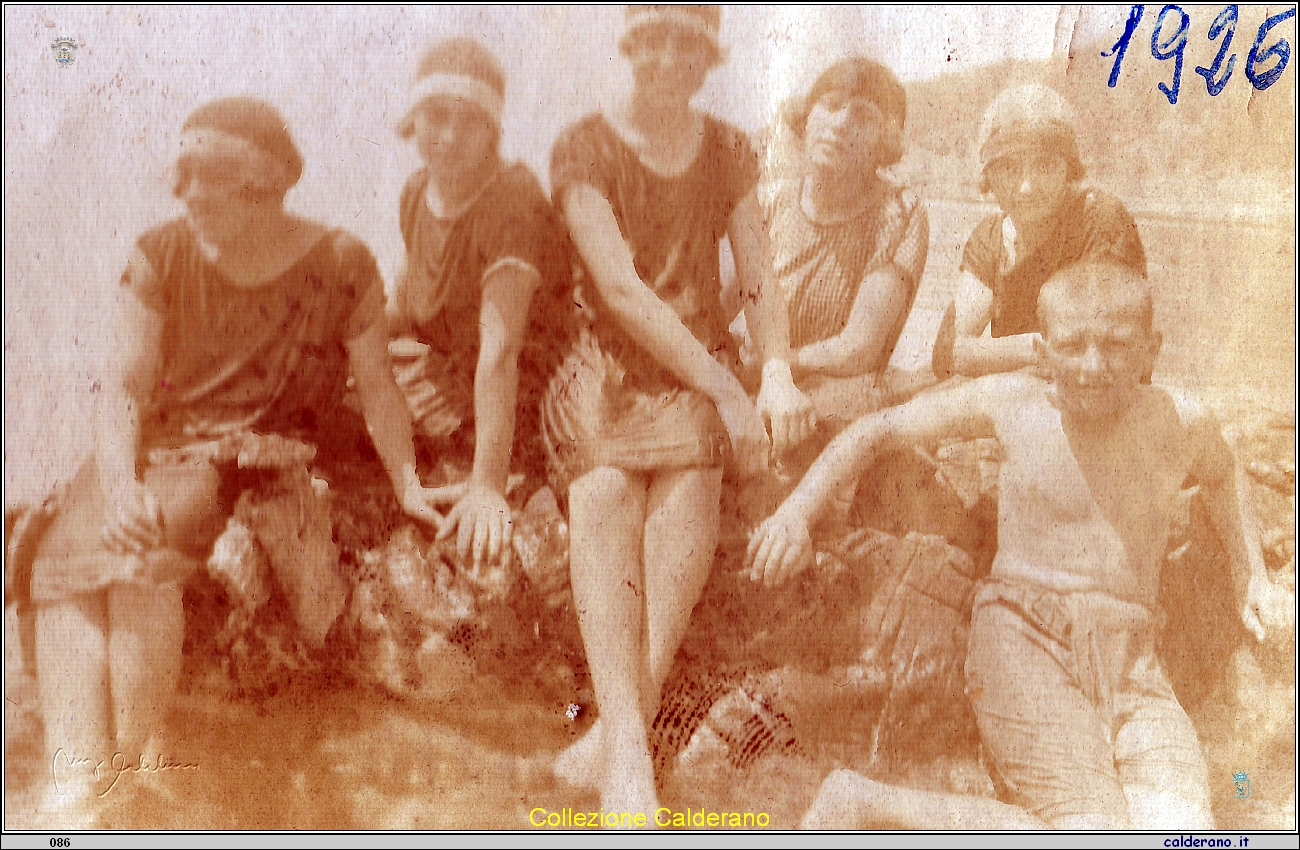 Famiglia D'Orlando al mare 1926.jpeg