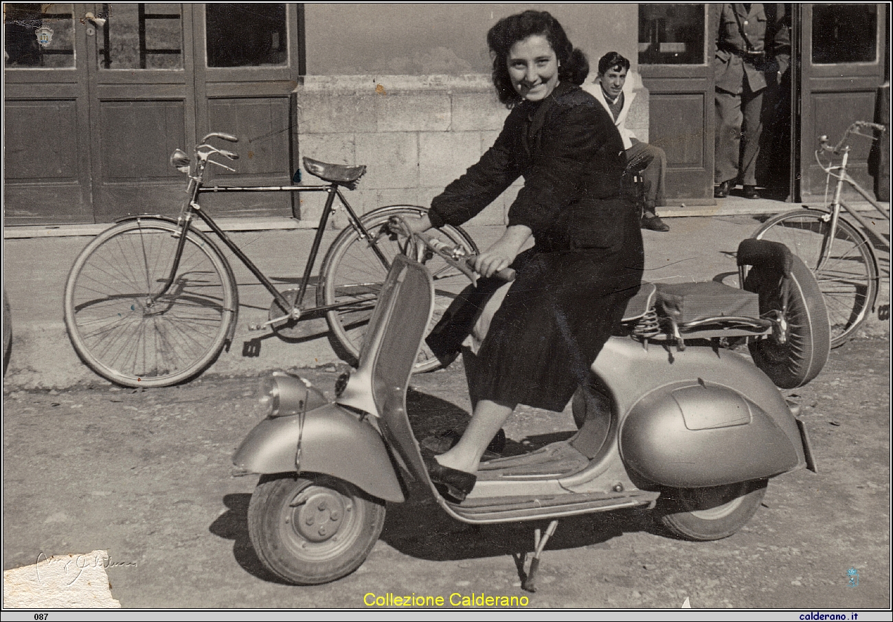 Mafalda Salvato Avigliano in vespa.jpeg