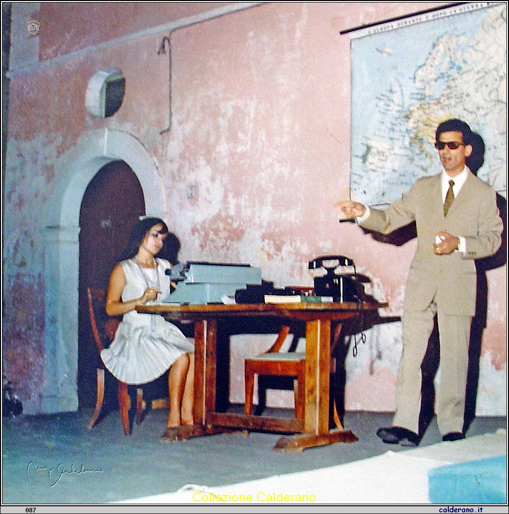 Marisa Solinas in recita a Largo Palazzo.jpg