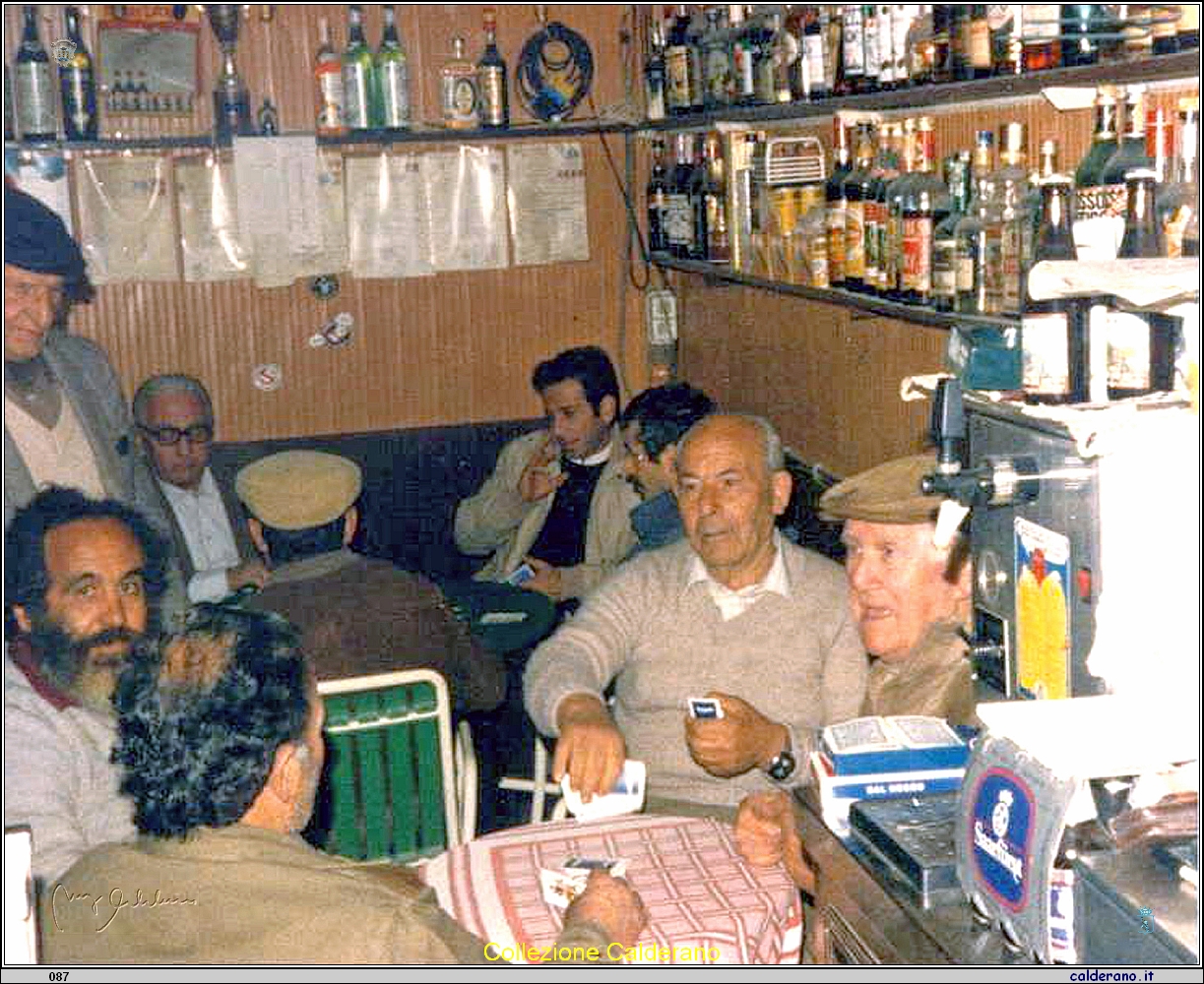 Nel bar di Saverio al Porto.jpg