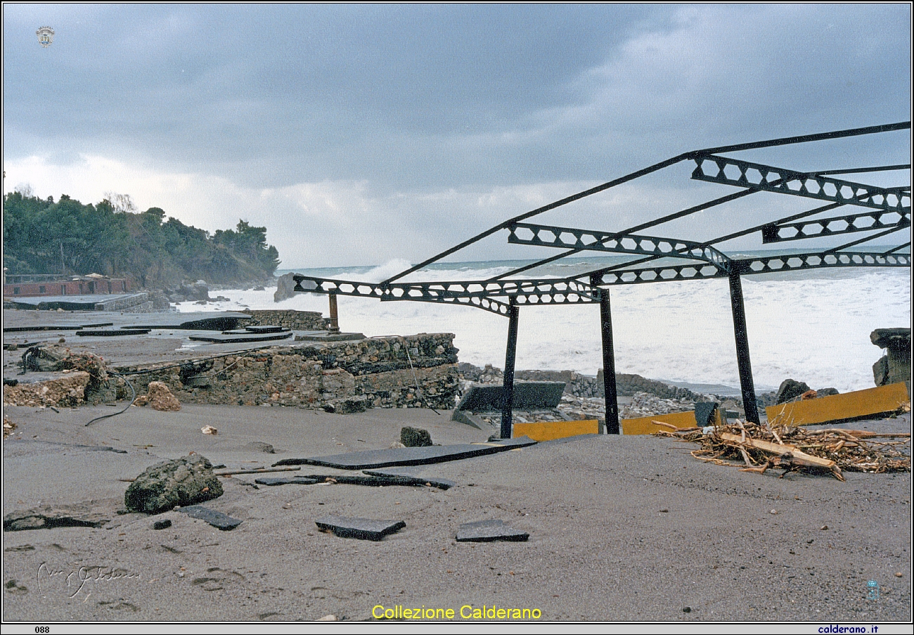 La spiaggia di Fiumicello dopo la tempesta - 1987.jpeg