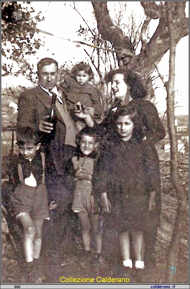 Luigi Liberatore con la Moglie e i figli.JPG