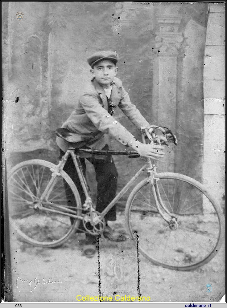 Nunzio Mollica in bicicletta.jpg