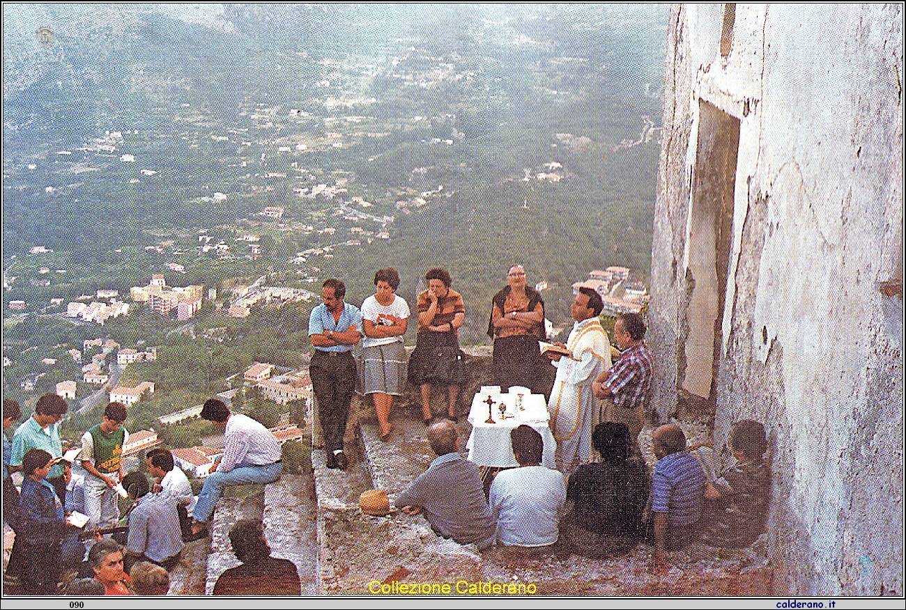 La lunga strada con Padre Aniello Rivetti 1980.jpeg