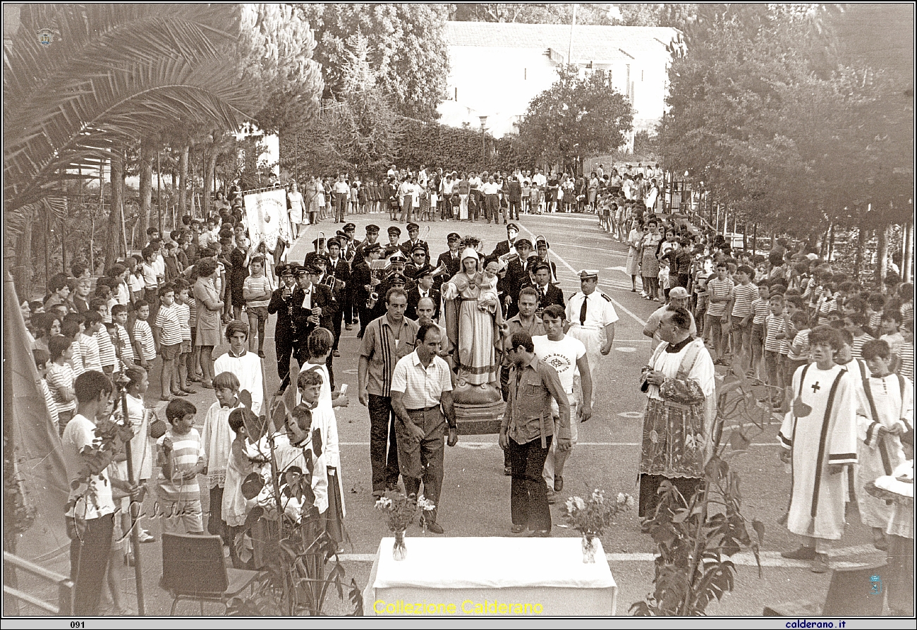 Processione della Madonna delle Grazie a Fiumicello con Padre Bovenzi.jpeg