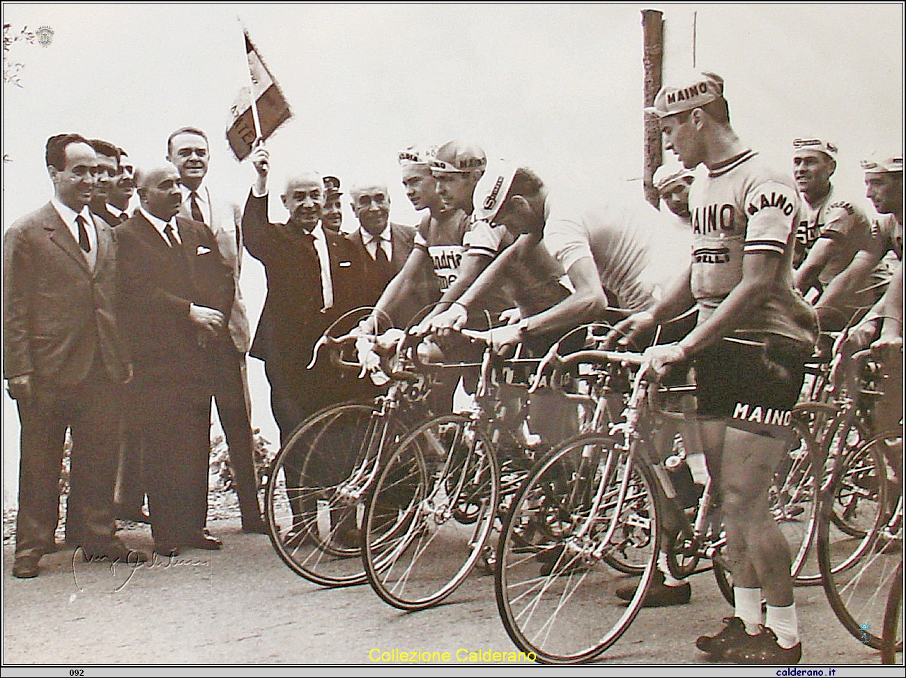 Partenza tappa da Maratea del Giro d'Italia 1965.jpg