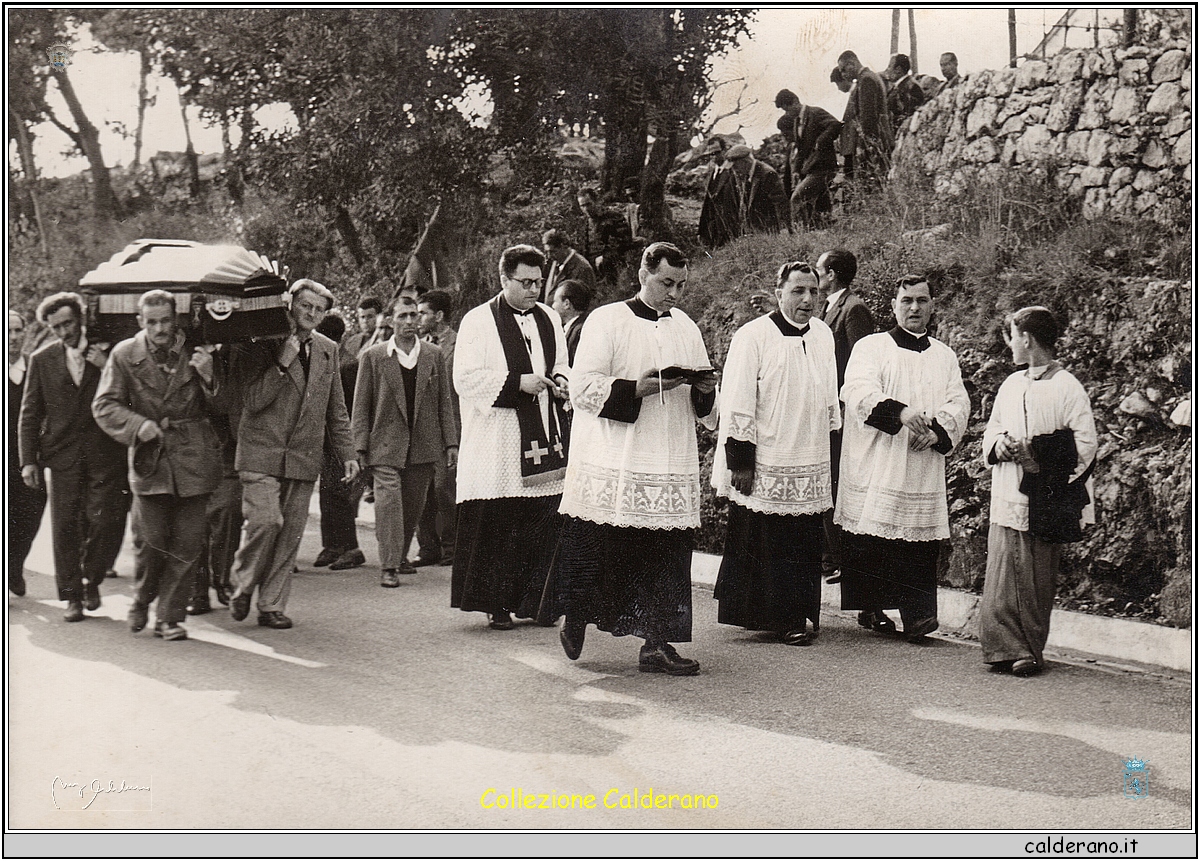 Funerale Annunziata Zaccaro 1961 con Padre Cerracchio, Padre Amedeo, Padre Sgambati e Padre Antonetti.jpeg