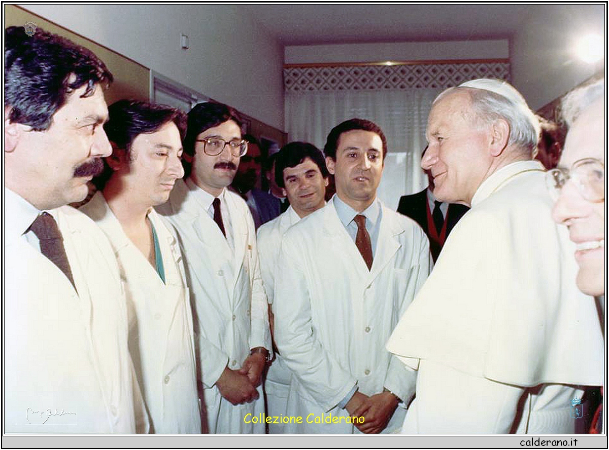 Manlio Schettini con San Giovanni Paolo II 1984.jpg